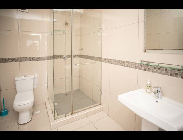2 BEDROOM APARTMENT FOR SALE IN UMHLANGA RIDGE